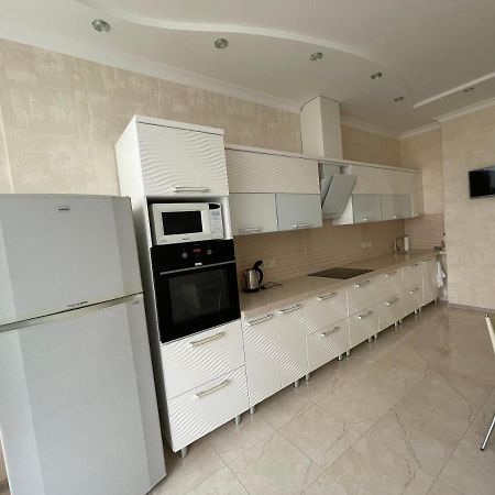 Sea View Kadorr Suite Одеса Екстериор снимка
